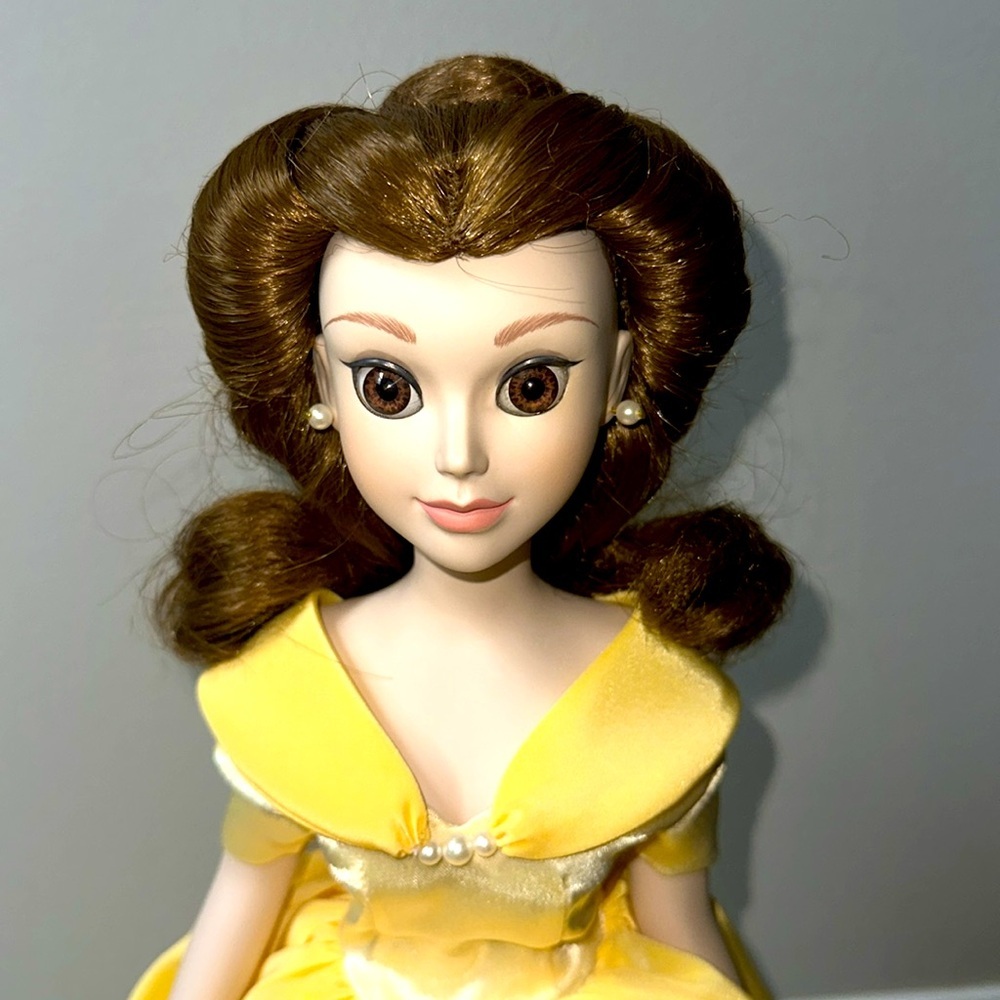 Vintage Disney Store Limited Edition Belle “Beauty & the Beast” Porcelain Doll - Picture 4 of 8